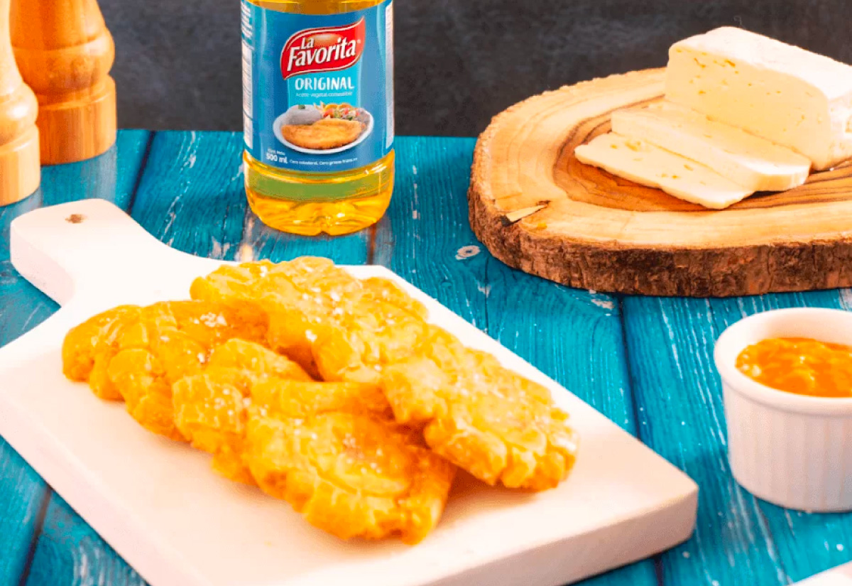 Patacones (Fried Green Plantains)